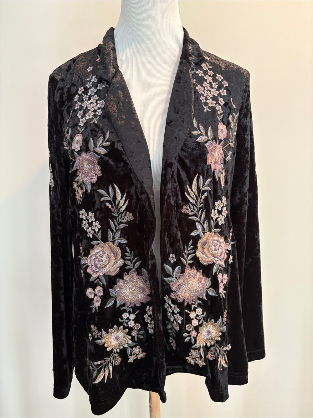 Savanna Jane crushed velvet floral embroidered blazer topper size medium